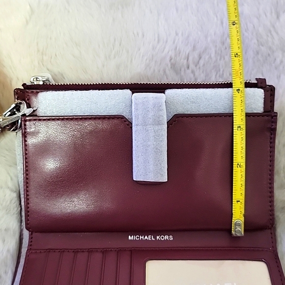 Michael Kors wristlet burgundy wallet - Picture 11 of 11